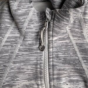 Lululemon Define Jacket size 6 Wee Are From Space Gray White